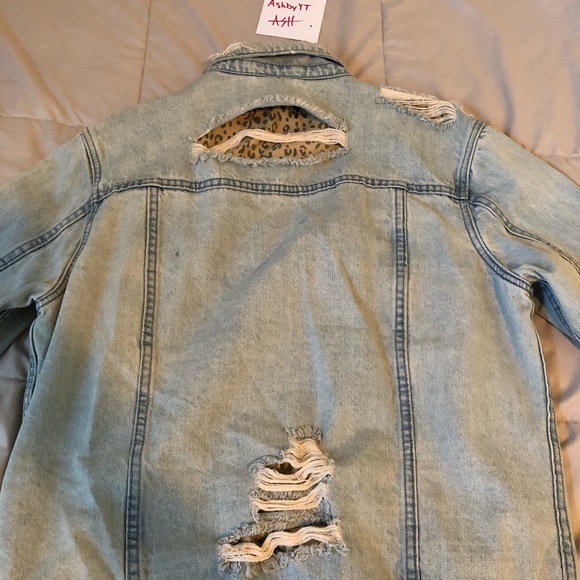 Button down denim jacket with leopard design under - Picture 4 of 5